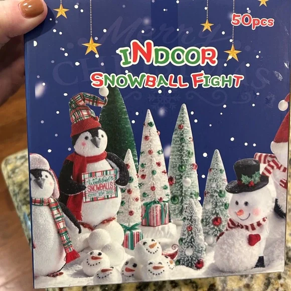 NIB - Indoor Snowball Fight - 50 snowballs - Picture 3 of 3